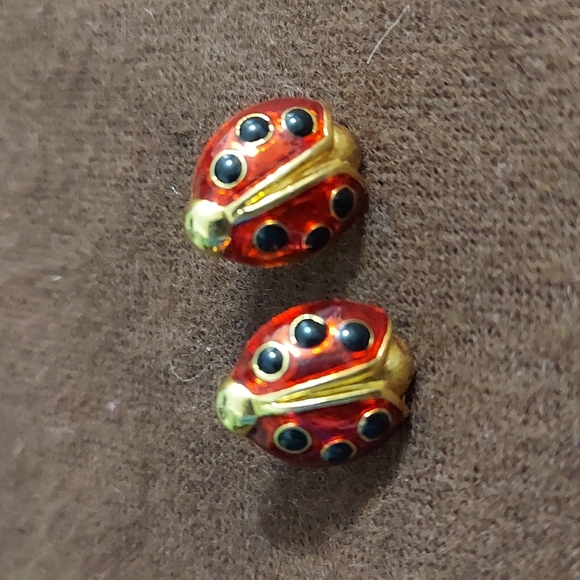 Vintage Avon earrings - Picture 5 of 6